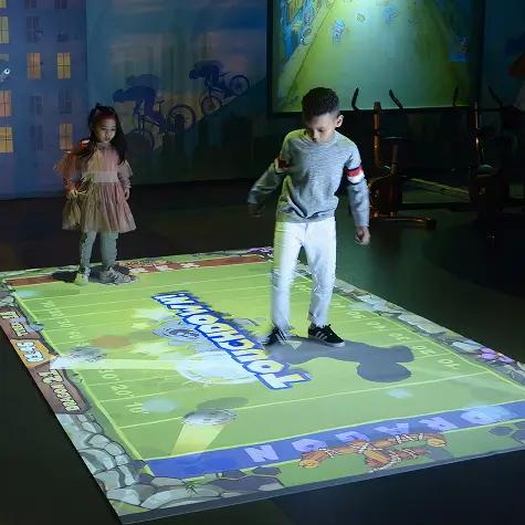Kids playing interactive game - photo 2