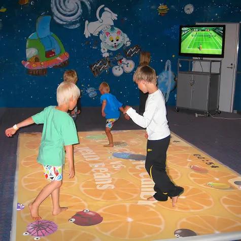 Kids playing interactive game - photo 9